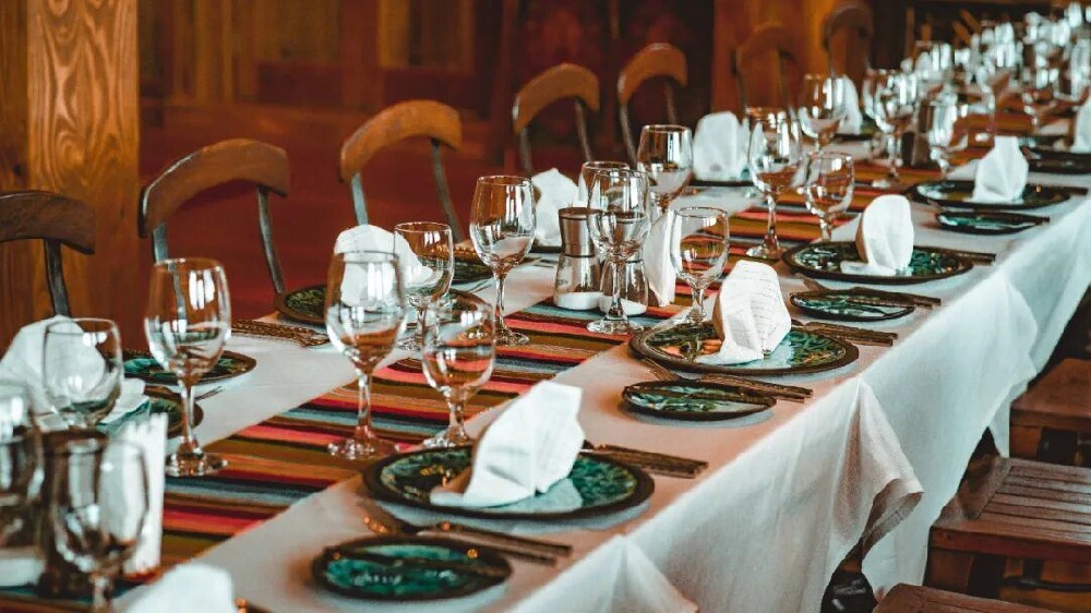 商务宴请大退潮！“没有燕鲍翅不开席”的时代结束了